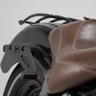 SLH boční nosič vpravo Harley-Davidson Softail Slim (12-17).