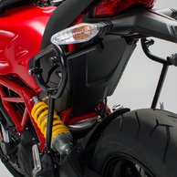 SLC boční nosič levý Ducati Monster 821 (18-), 1200 / S (17-).