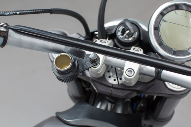 držák zásuvky  na šroub M10