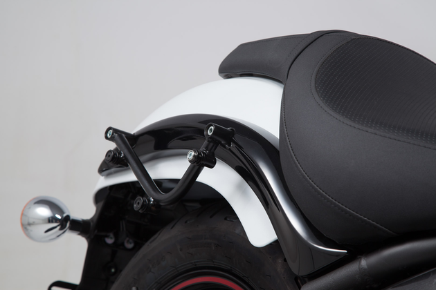 SLC boční nosič pravý Kawasaki 900 Vulcan (06-).