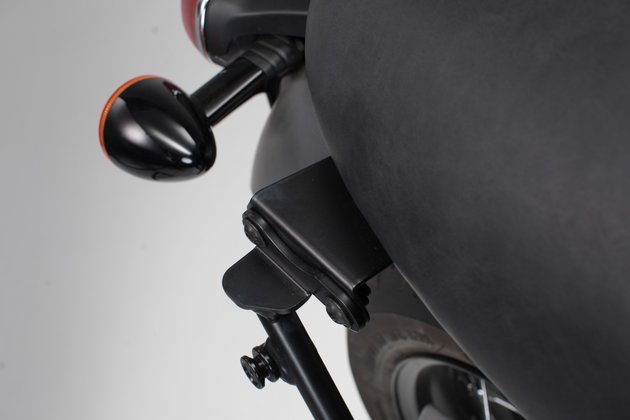 Adaptér pro SLC boční nosič pravý pro Bonneville T100/120 (16-)