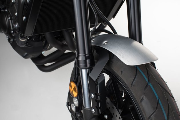 Blatník přední, sada Silver. Yamaha XSR900 (15.-), MT-09 / Tracer (13-).