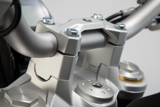 zvýšení řídítek + 30 mm. stříbro. BMW F GS 850 (18-).